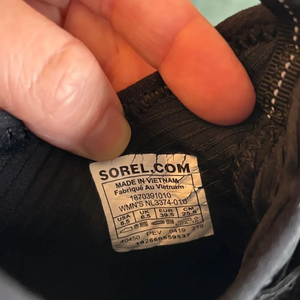 Sorel Womens Kinetic black sneaker shoe slip on comfortable size 8.5 GUC walking